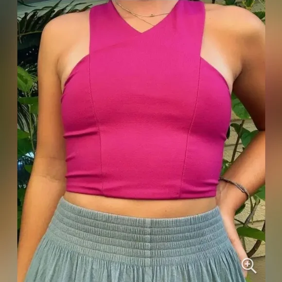 Express Crop Tee - Picture 2 of 10